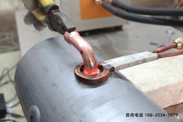 高頻香蕉视频污污壓力釺焊機-焊頭拆換方法
