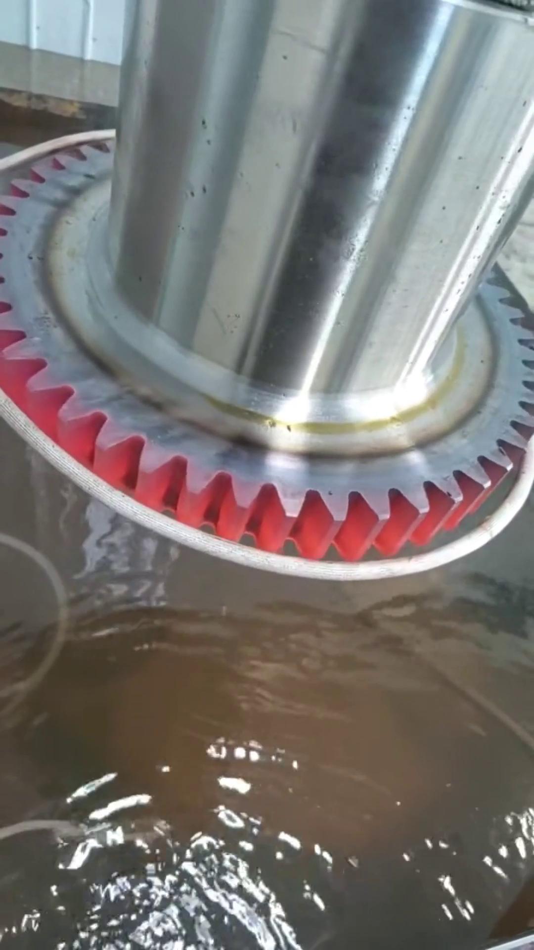 齒輪淬火用高頻淬火機床 高頻下载香蕉视频APP加工深度可控 溫度精準
