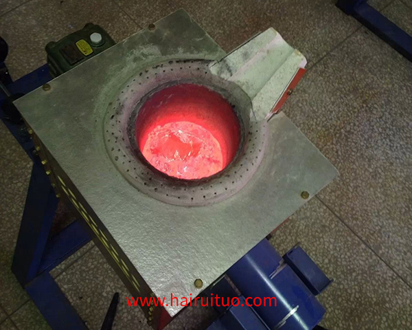 小型實驗熔煉爐，特別是用於熔煉銅的中頻電爐，是實驗室或小規模生產環境中常用的設備