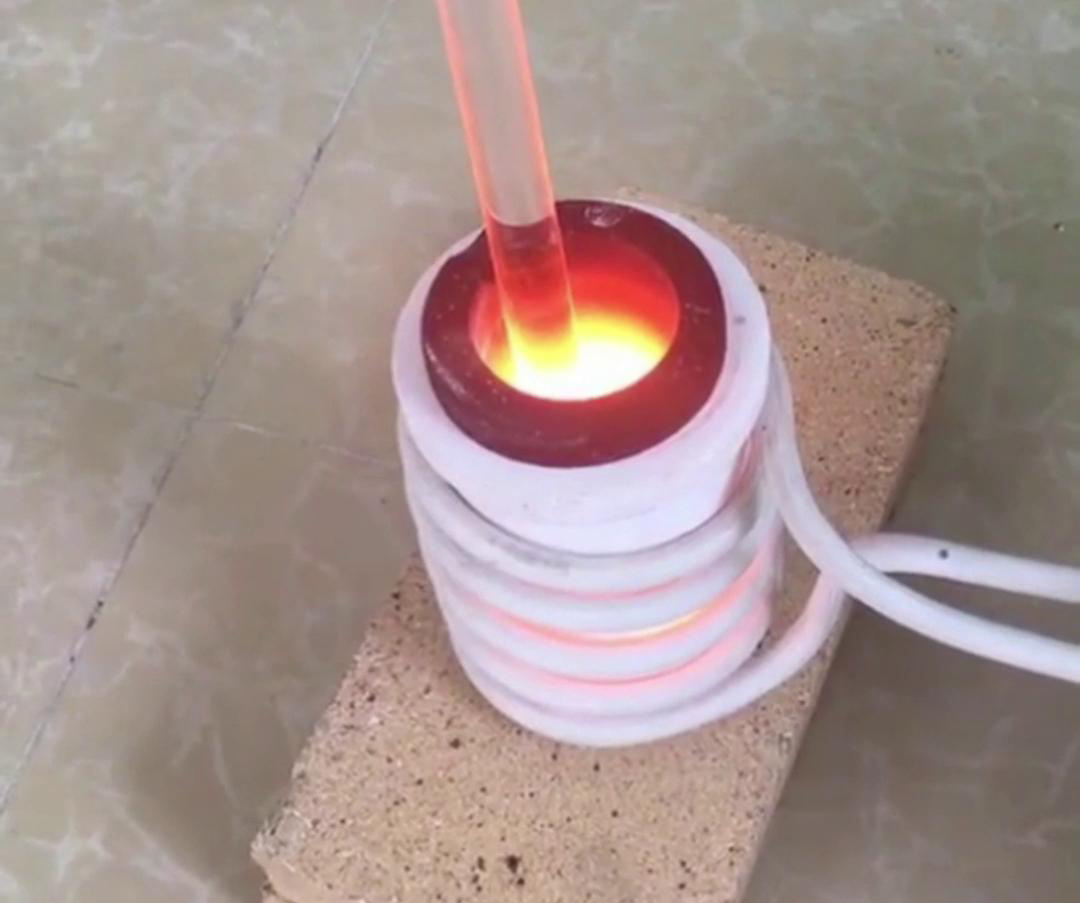 小型高頻熔煉爐：家用電壓，高效熔煉