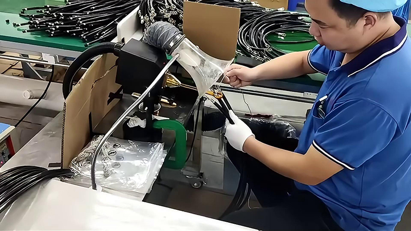 高頻焊接機，輕鬆實現接線端子錫焊，讓你的工作更輕鬆！