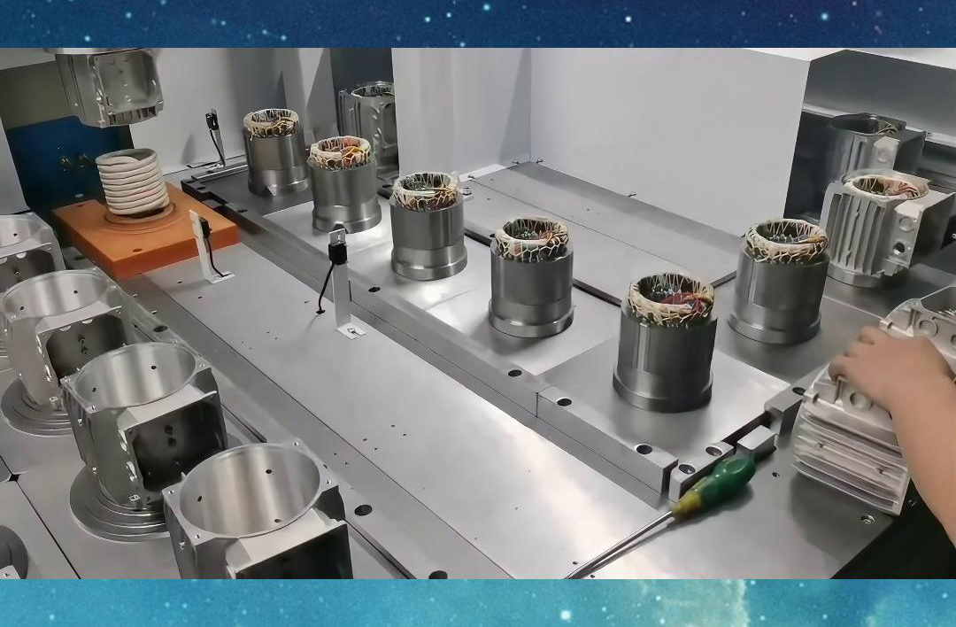 電機殼熱套熱配合成套設備全自動化操作，從而保證過盈配合的質量和精度