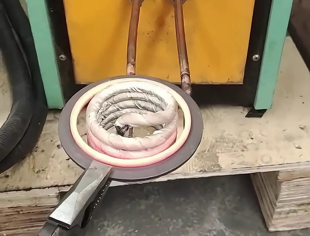 內孔加熱，就用高頻加熱機，因為它隻要220V電壓