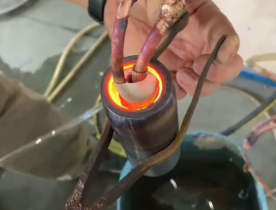 91香蕉视频下载安装高頻淬火機：汽配配件內孔熱處理的自動化解決方案(圖1)
