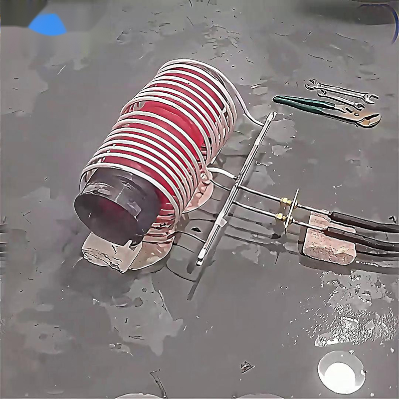 中頻香蕉视频污污加熱設備對直徑180mm、長度300mm的鋼管進行加熱測試