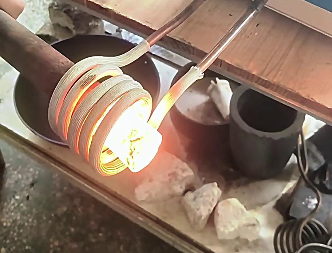 高頻機棒料加熱用於金屬加工、如熱鍛、熱處理退火、正
