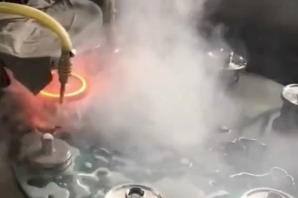 高頻淬火高頻香蕉视频污污加熱設備 齒輪 鏈輪 零件表麵淬火 