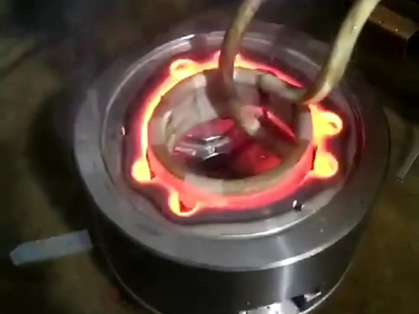 立式高頻下载香蕉视频APP熱處理鋼材加熱溫差的控製